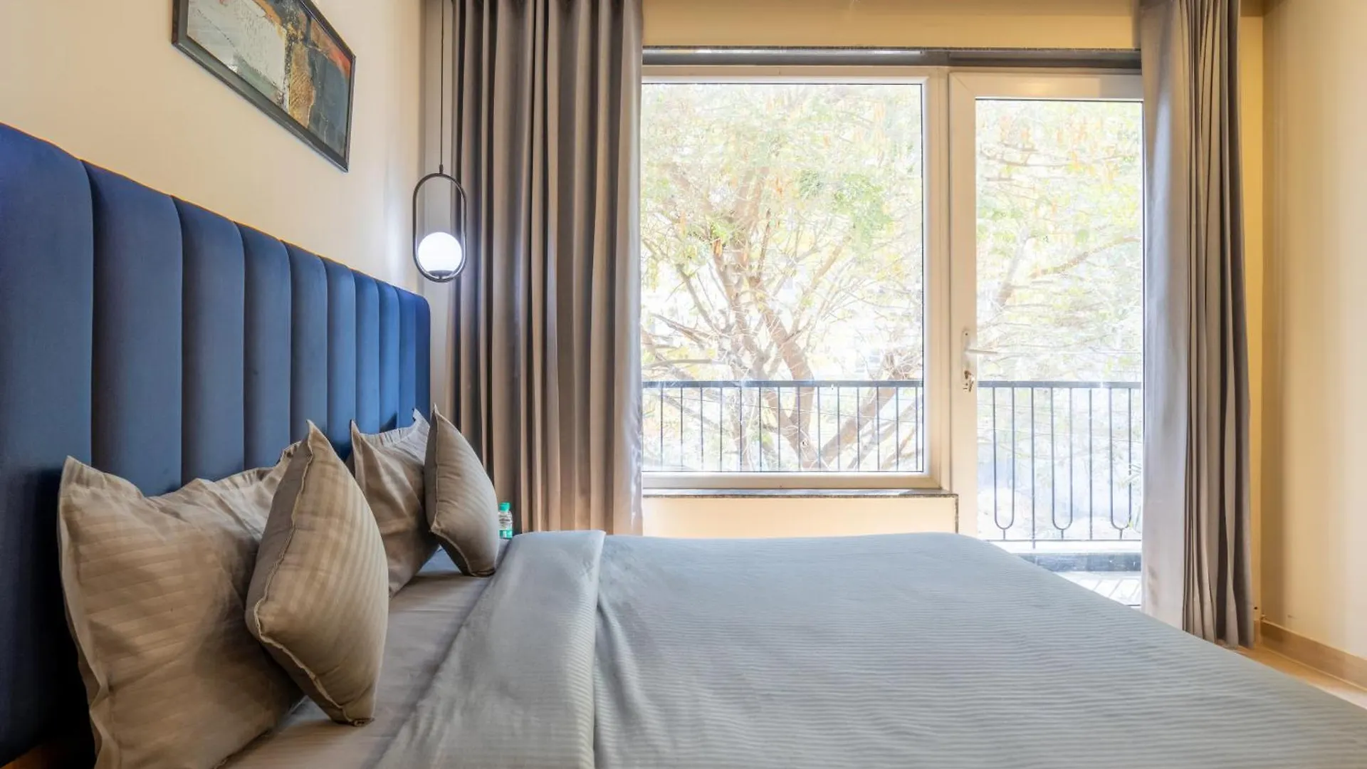 Housr 1 Bhk Apartment Sector 42 Gurgaon Near Two Horizon Centre 0*,  Indie